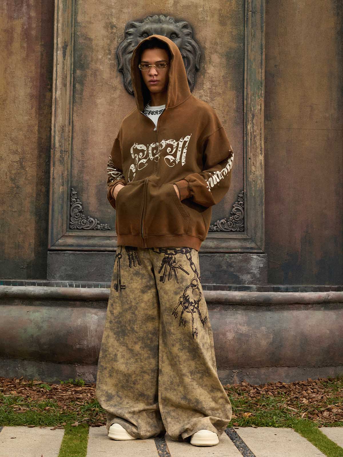 Supermade Distressed Chain And Key Print Baggy Pants?