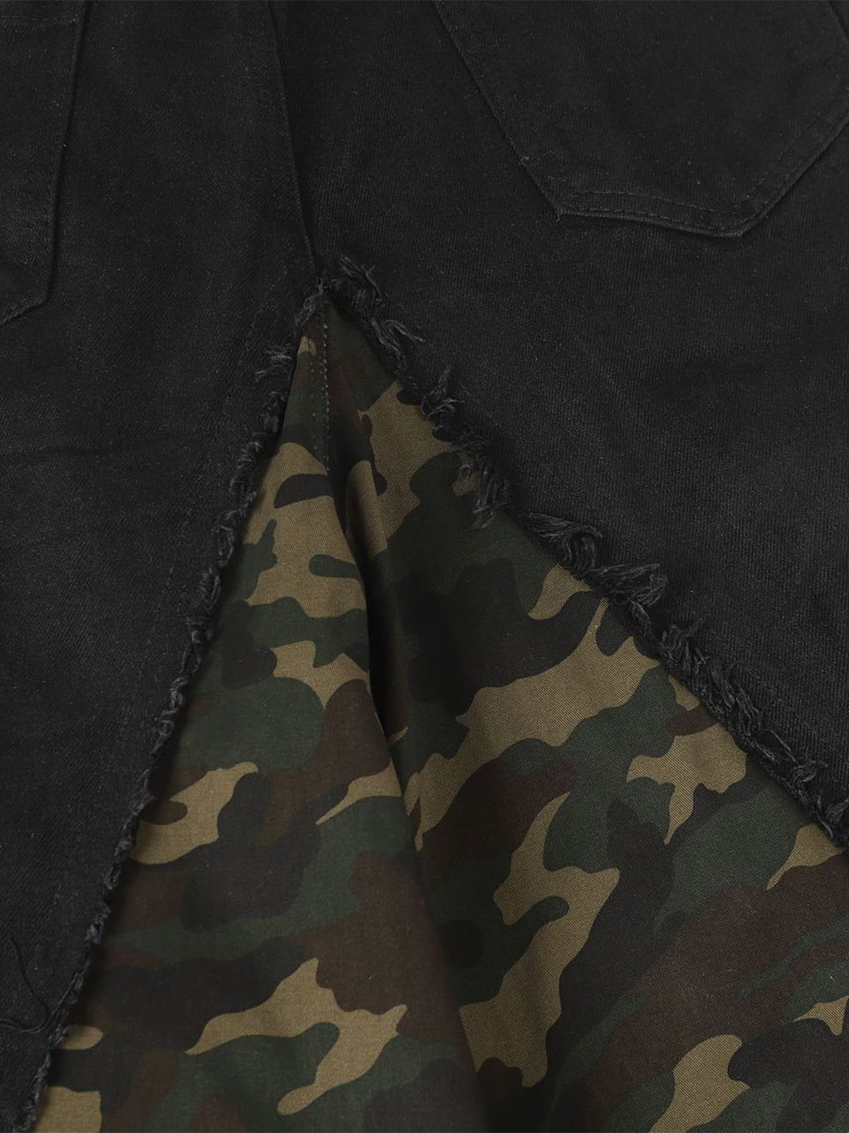 Camo-Contrast Cargo Shorts with Utility Pockets 