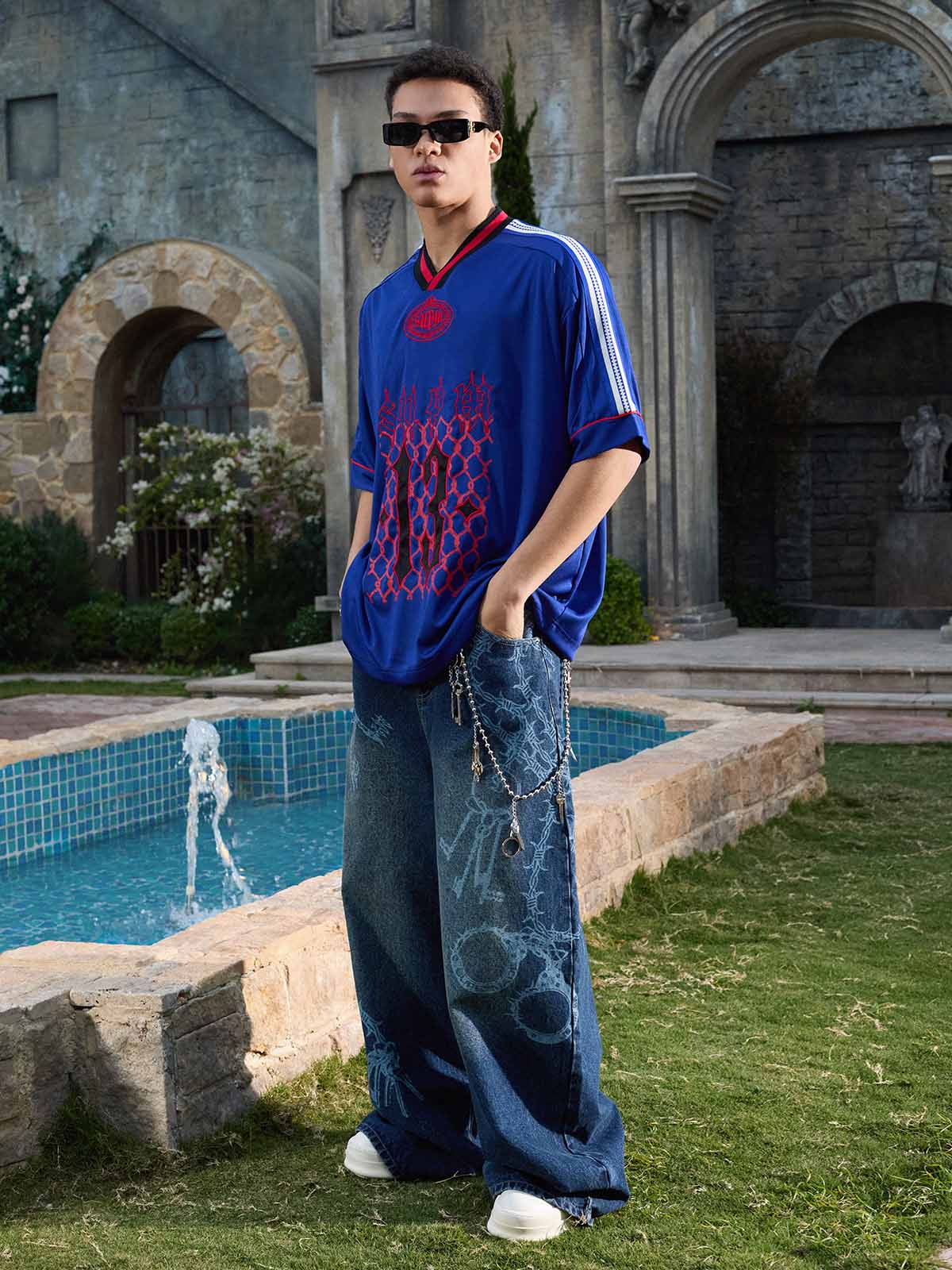 Supermade Color-Blocked V-Neck Embroidered Jersey Short-Sleeved?