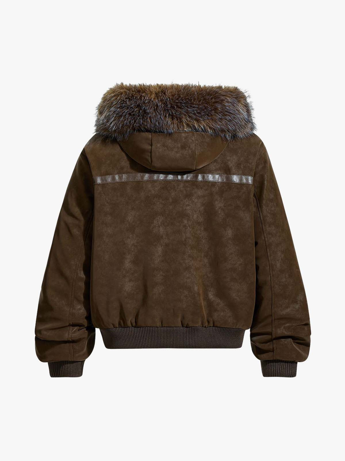 Edgy Spike-Embellished Sunglasses for Bold Fashion Statements 