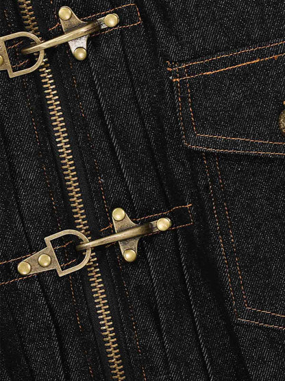 Edgy Spike-Embellished Sunglasses for Bold Fashion Statements 