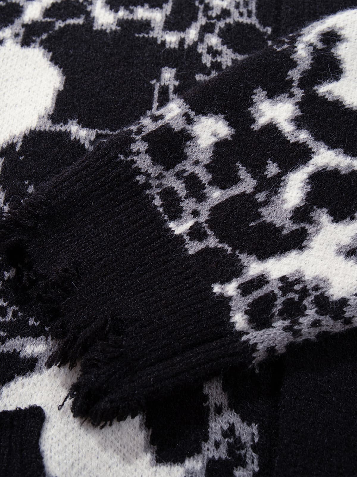 Skull Pattern Knit Sweater for Casual and Fashionable Looks 