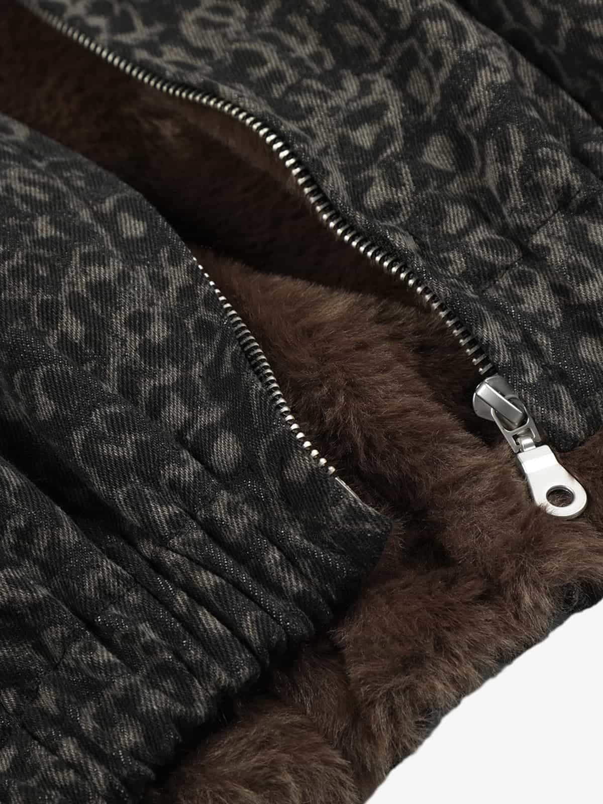 Leopard Print Vest with Faux Fur Collar - Stylish and Warm Winter Outerwear 