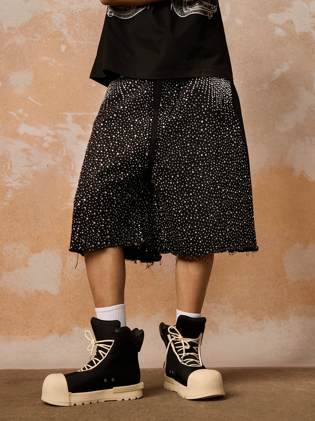 Retro Washed Rhinestone Raw Edge Denim Shorts - 2419 