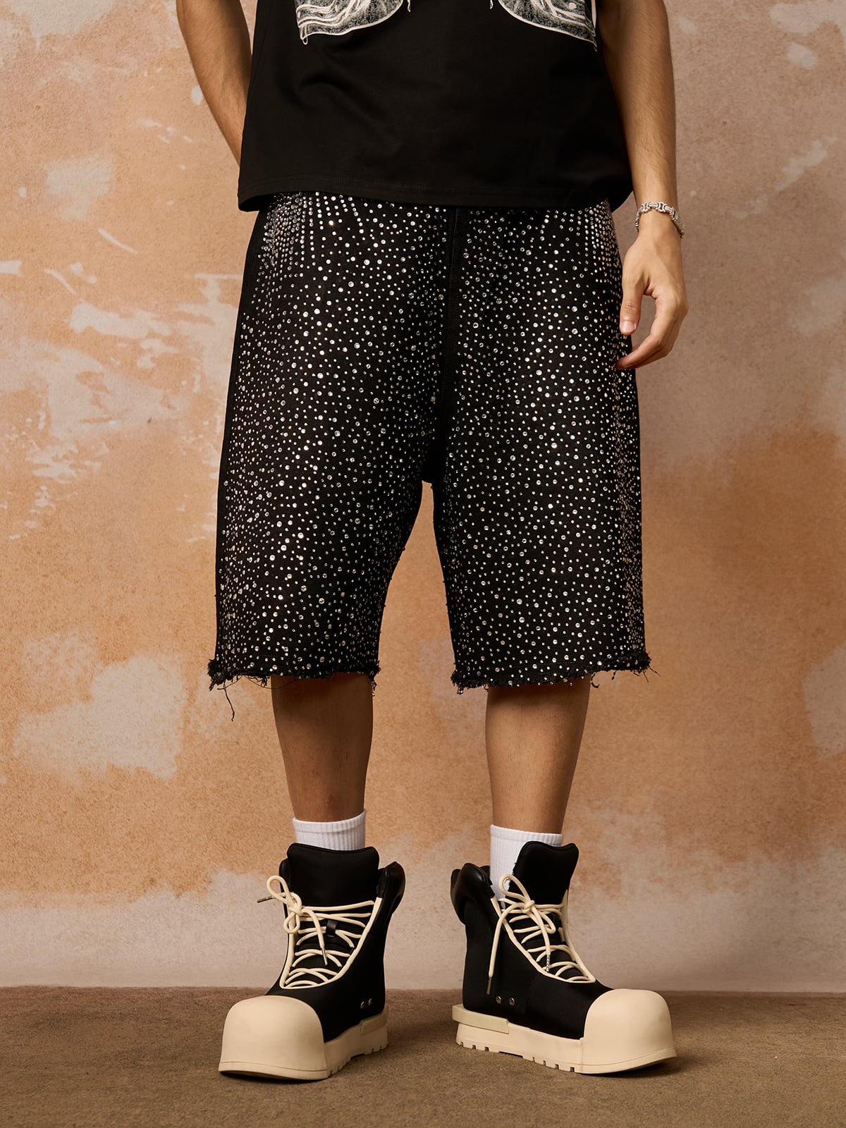 Retro Washed Rhinestone Raw Edge Denim Shorts - 2419 