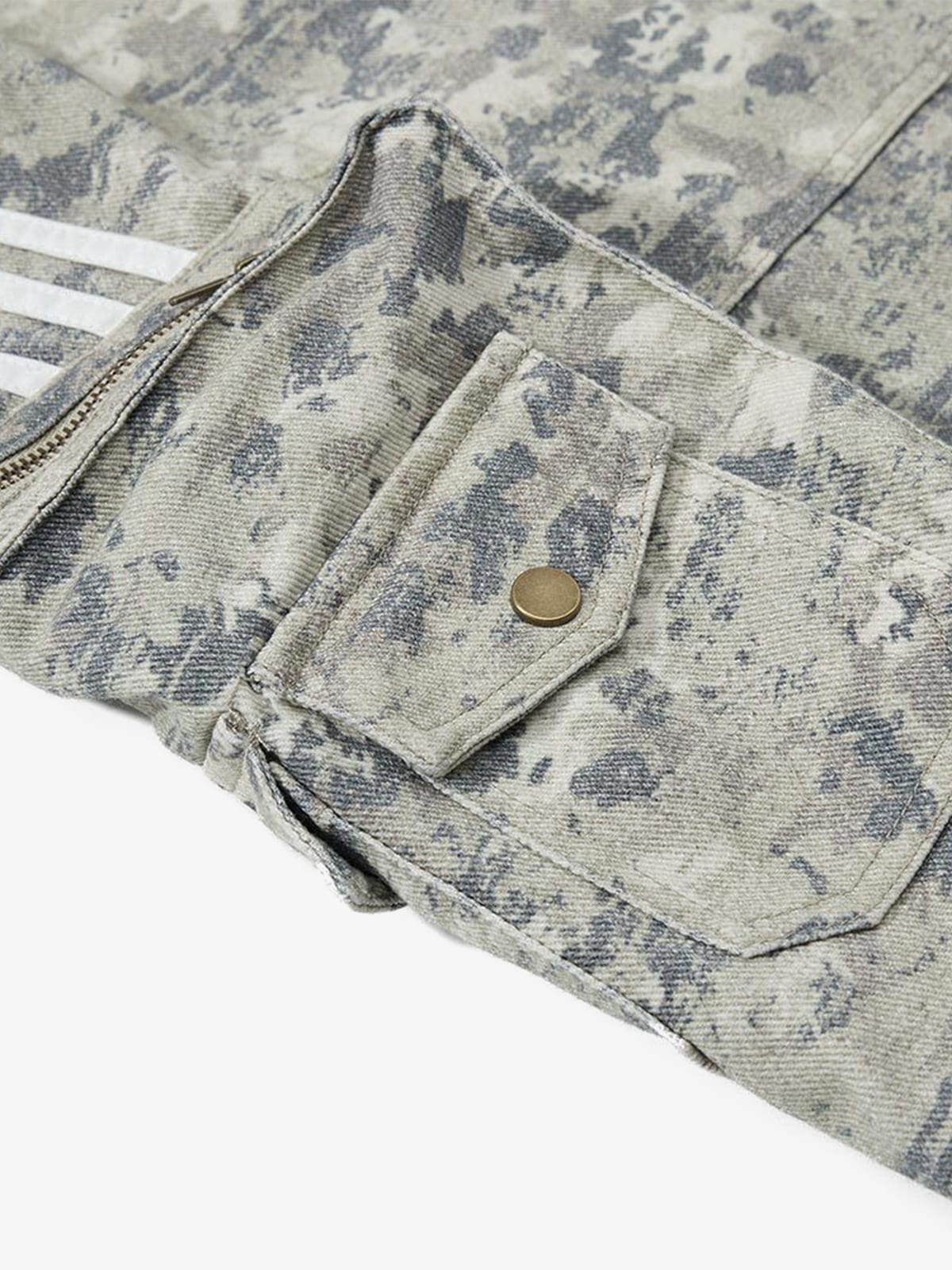 Plaid Jacket with Zipper Detail and Keychain Accessory 