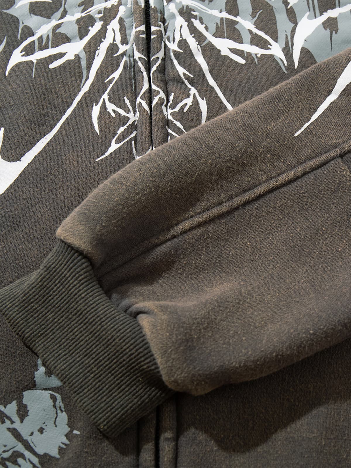 Skull Pattern Knit Sweater for Bold Fashion Statements 