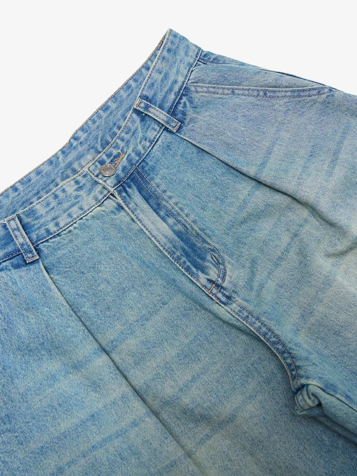 Vintage Light-Wash Pleated Barrel Jeans