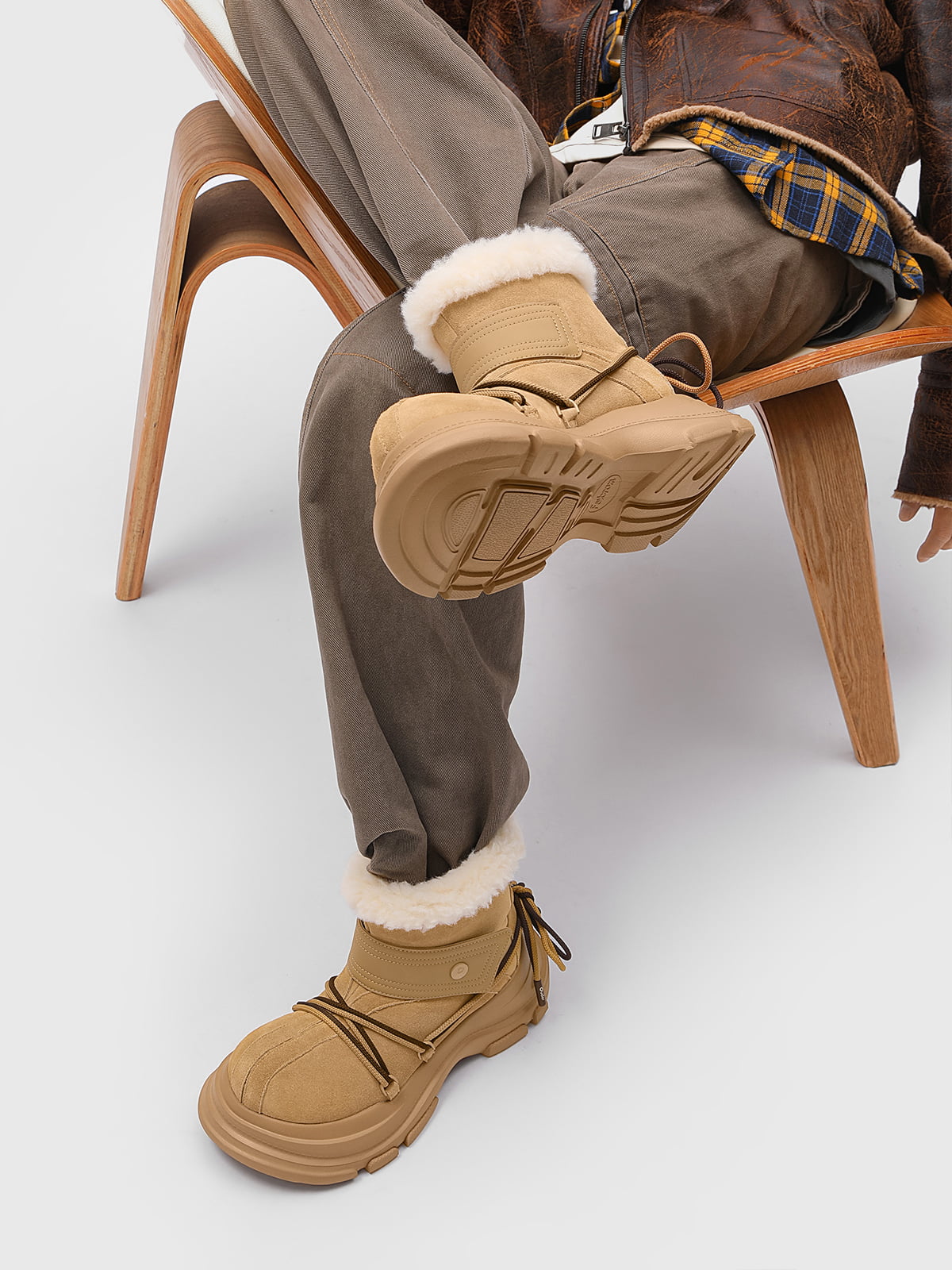 White Low-top Sneakers with Perforated Design for Casual Wear 