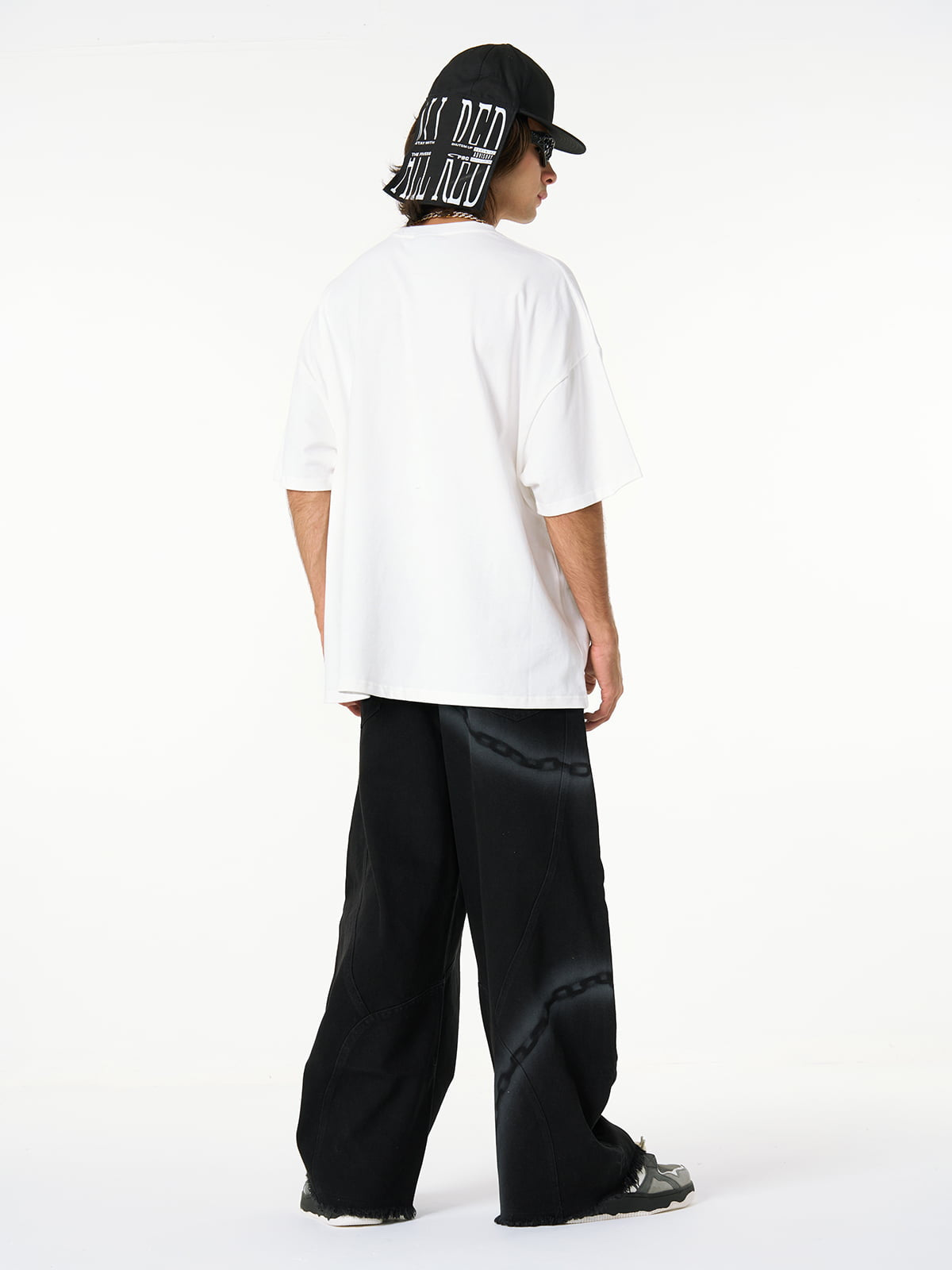 Chain Print Raw Edge Washed Wide-Leg Jeans 