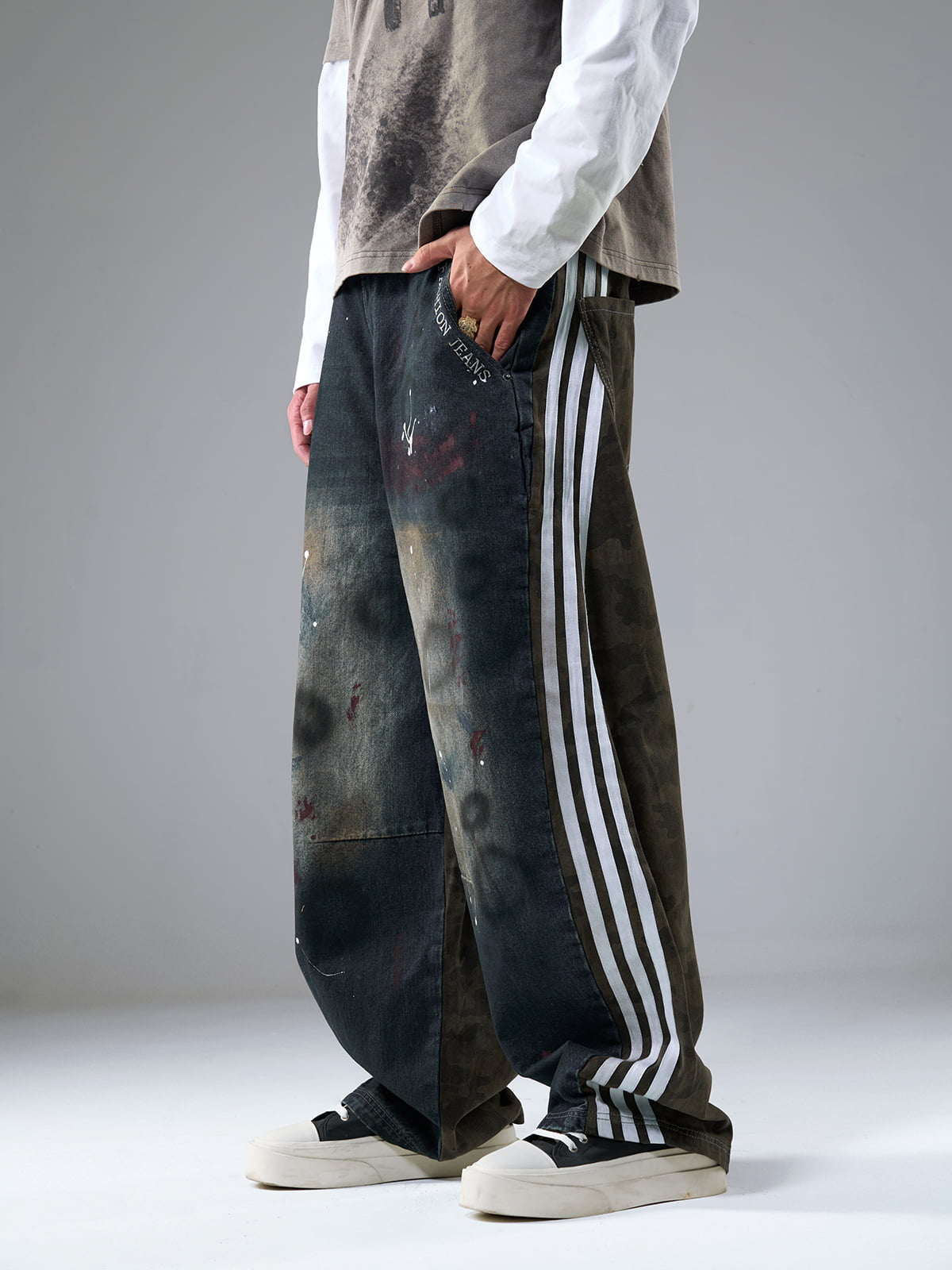 Baggy Wide-Leg Side Stripe Patchwork Totem Print Washed Jeans 