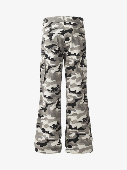 Cotton Camouflage Cargo Pants with Wide Leg and Checkerboard Patches?