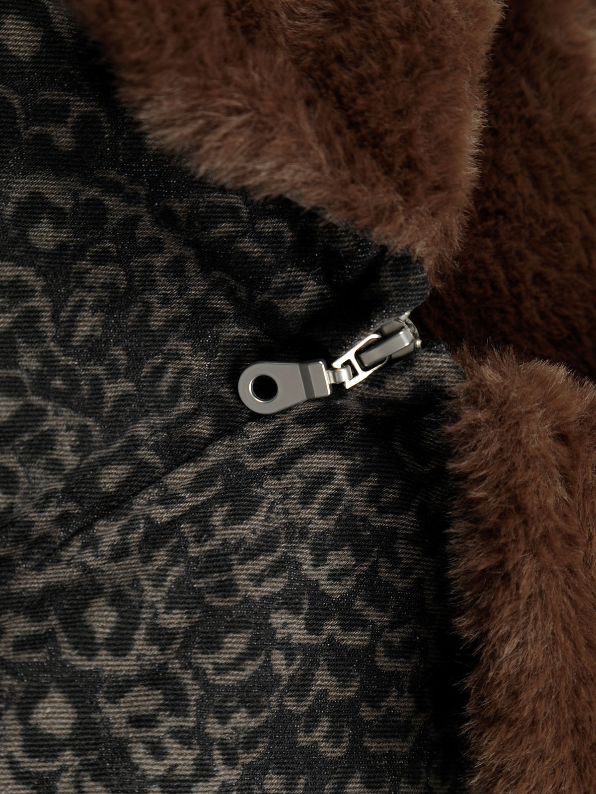 Plaid Vest with Sherpa Collar - Stylish and Warm for Everyday Wear 