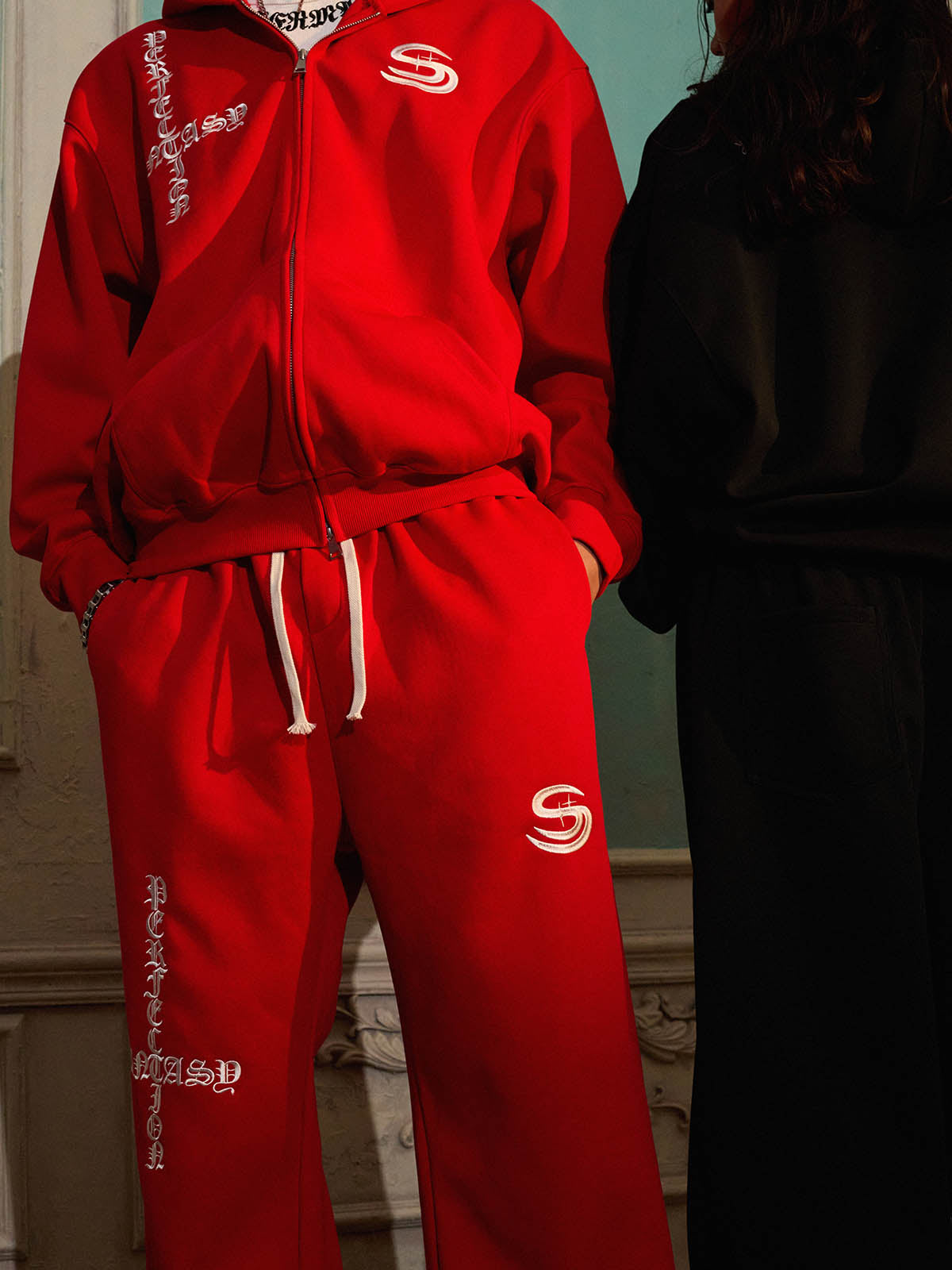 Cotton Blend Oversized Hoodie & Pants Set - Streetwear Style Tracksuit with Logo Embroidery and Zipper Closure 