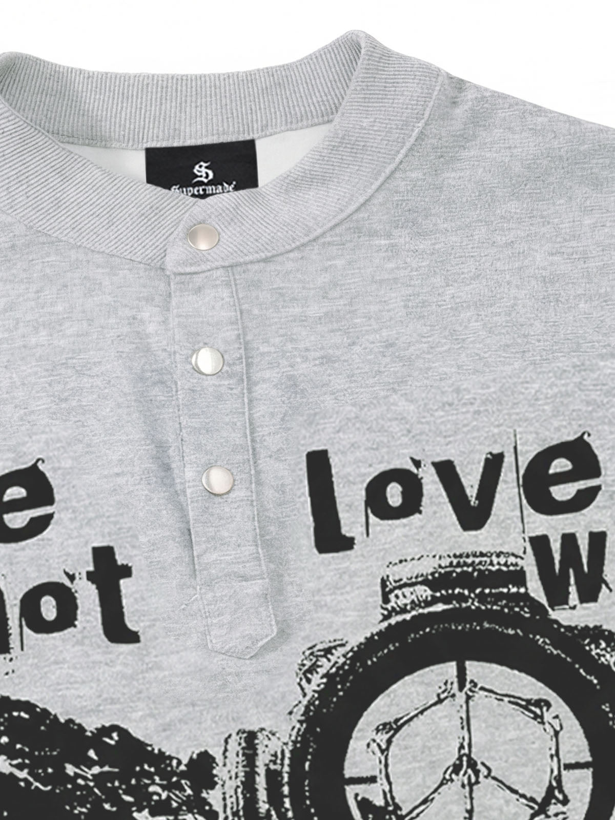 Cotton blend loose-fitting stand-up collar button-front short-sleeved T-shirt with anti-war print. 