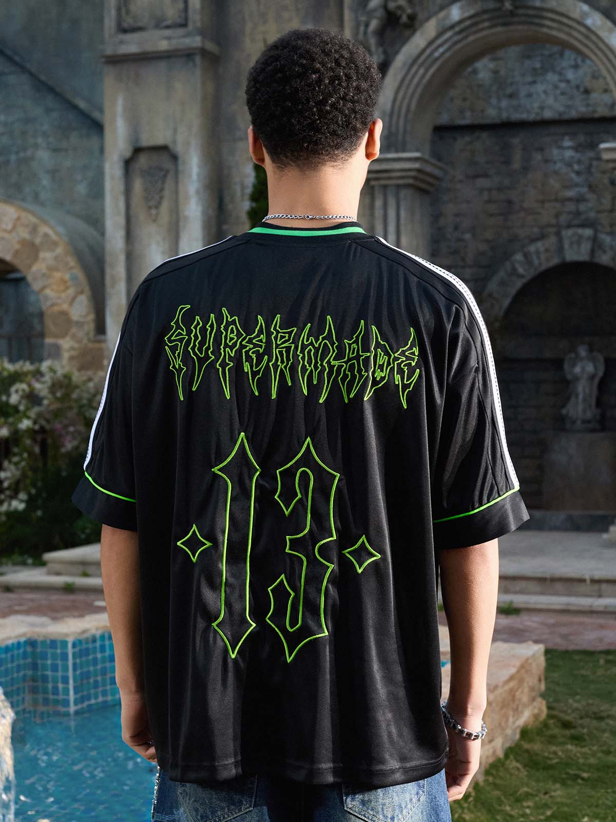 Supermade Color-Blocked V-Neck Embroidered Jersey Short-Sleeved?