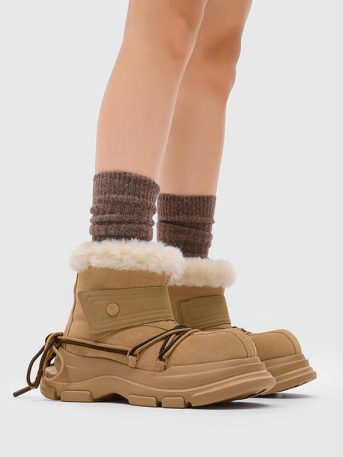 White Low-top Sneakers with Perforated Design for Casual Wear 