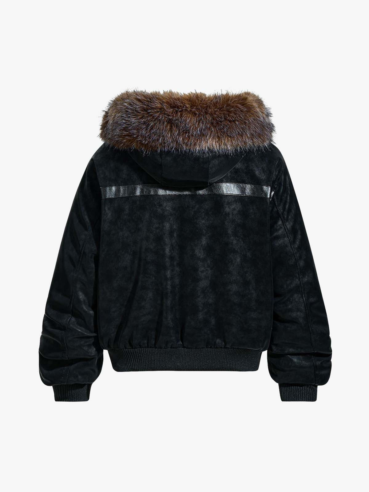 Edgy Spike-Embellished Sunglasses for Bold Fashion Statements 