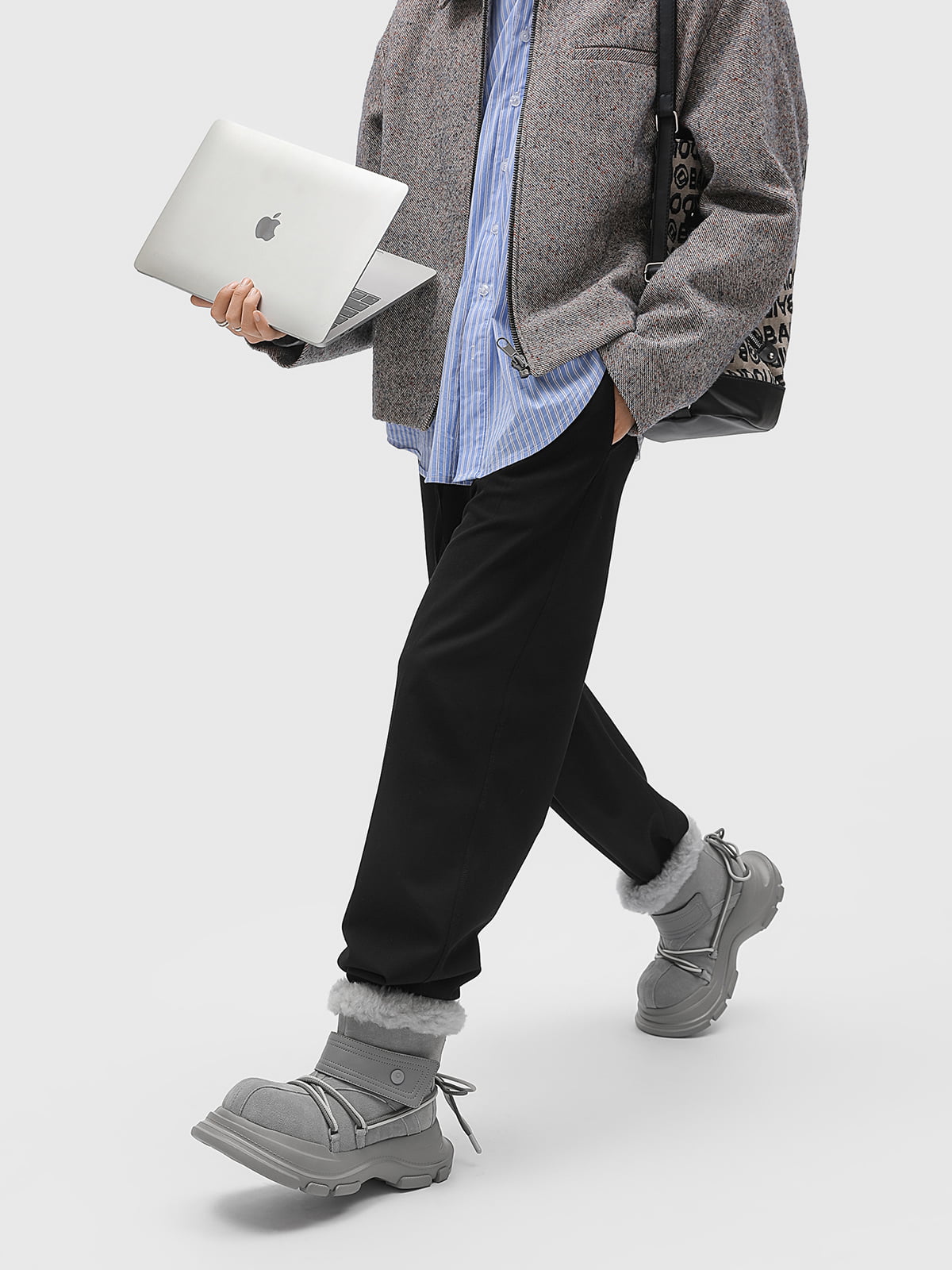 White Low-top Sneakers with Perforated Design for Casual Wear 