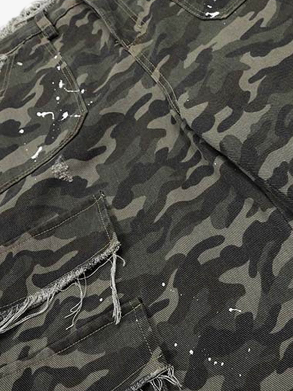 Denim Camouflage Cargo Shorts with Ripped Details and Patch Pockets?