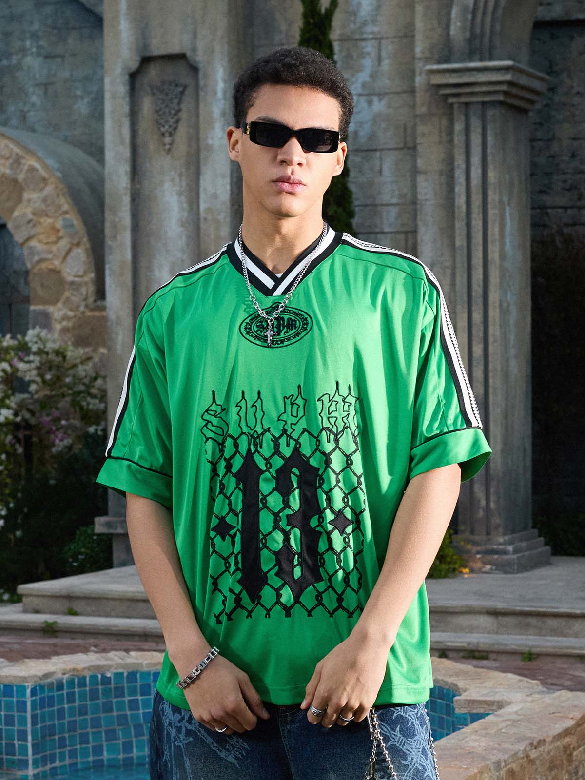 Supermade Color-Blocked V-Neck Embroidered Jersey Short-Sleeved?