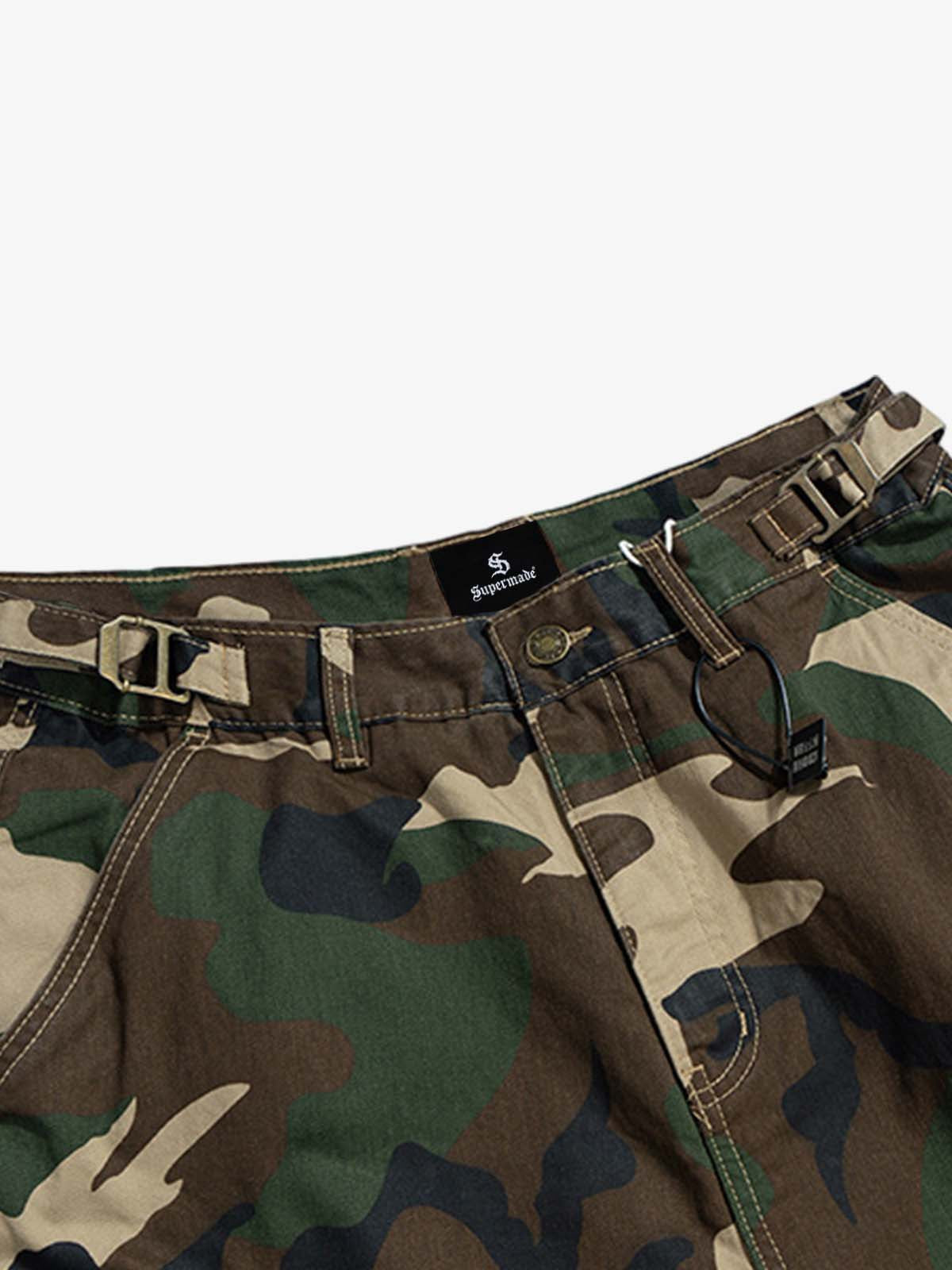 Cotton Camouflage Cargo Shorts for Men High Waist Baggy Streetwear Style with Pockets and Layered Hem Design?