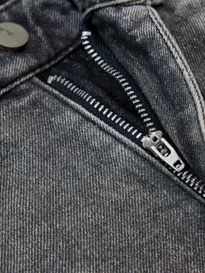 Plaid Jacket with Zipper Detail and Keychain Accessory - Perfect for Casual Outfits 