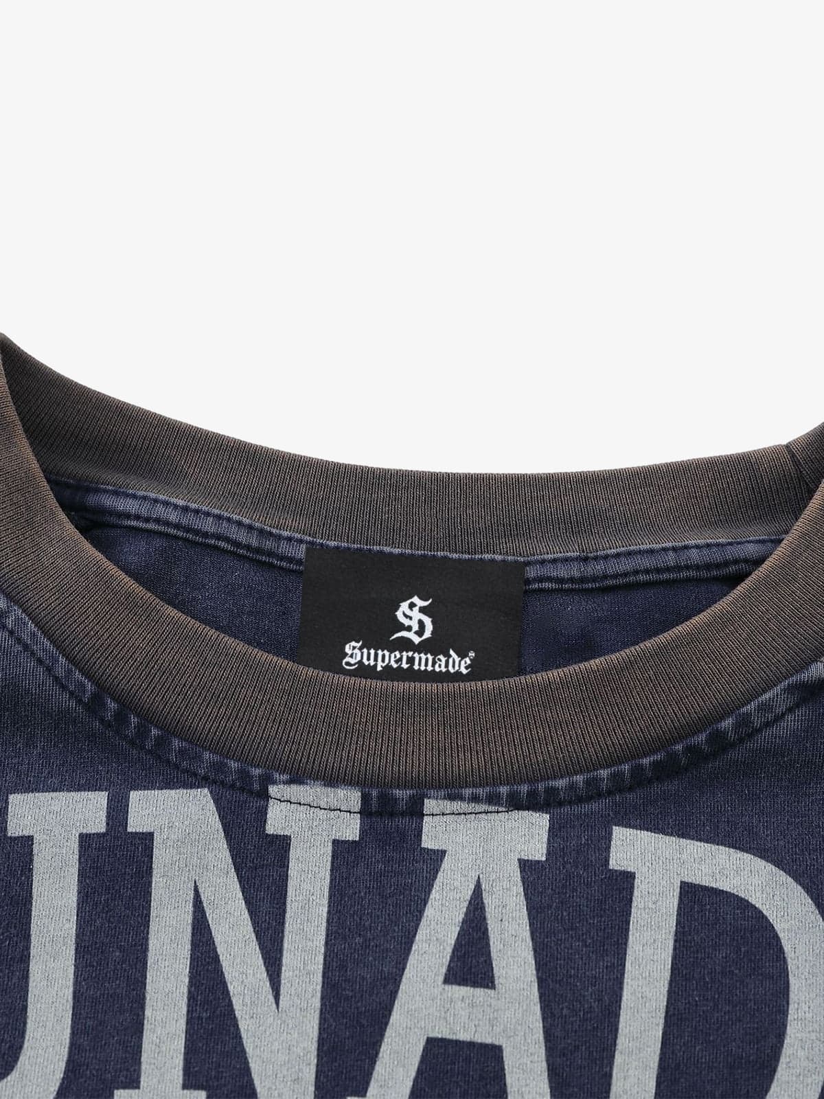 Retro-Inspired Long Sleeve Graphic Tee for Casual Wear 