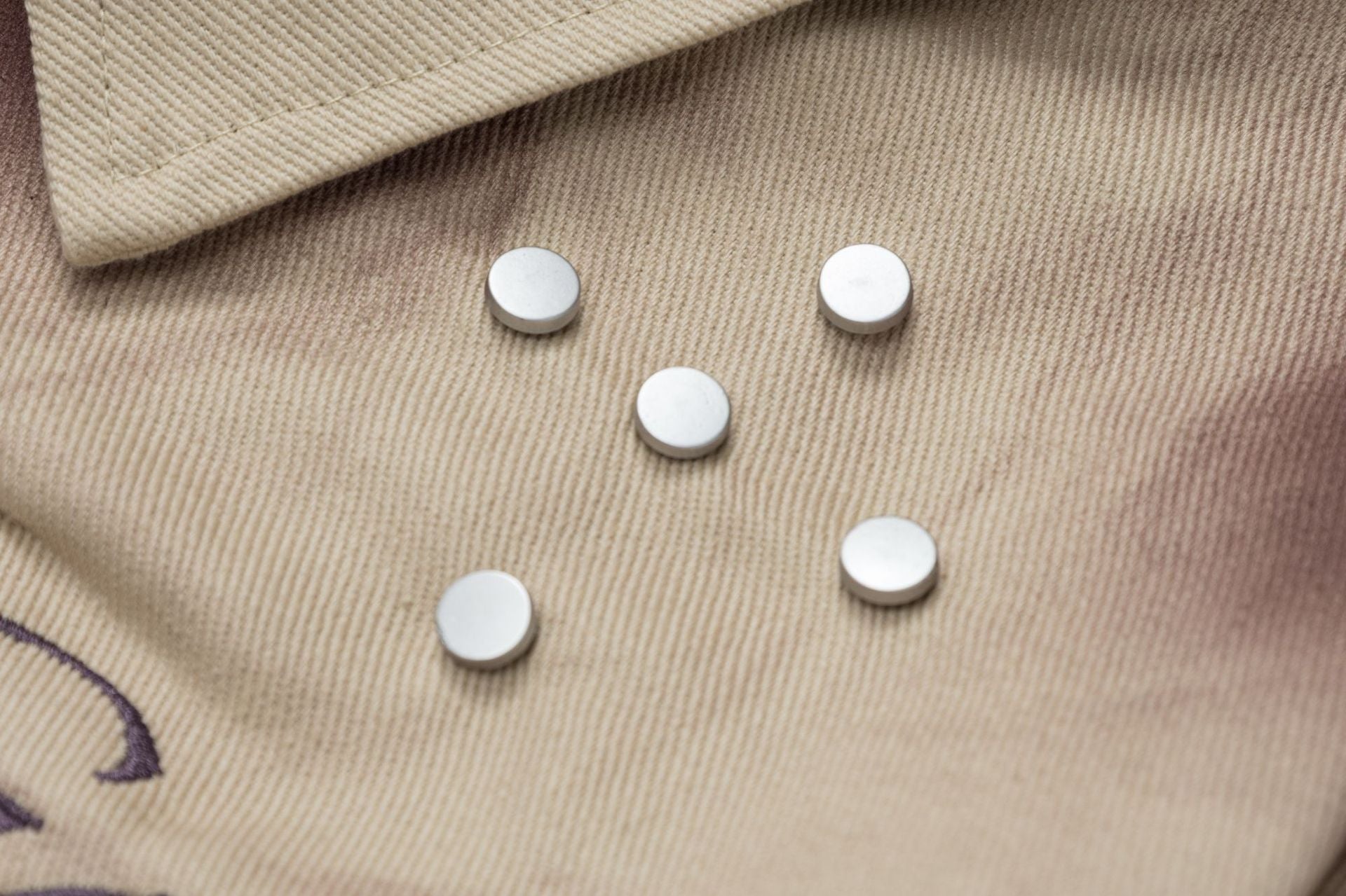 Stylish Tie-Dye Embroidered Jacket for Casual and Fashionable Looks 