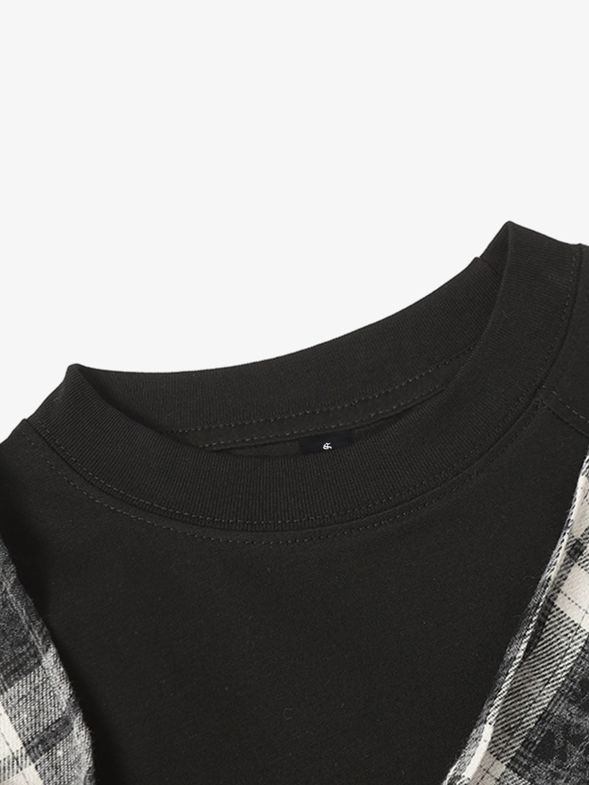 Black Long Sleeve T-Shirt with Plaid Shoulder Patch - Stylish and Versatile Top for Casual Wear 
