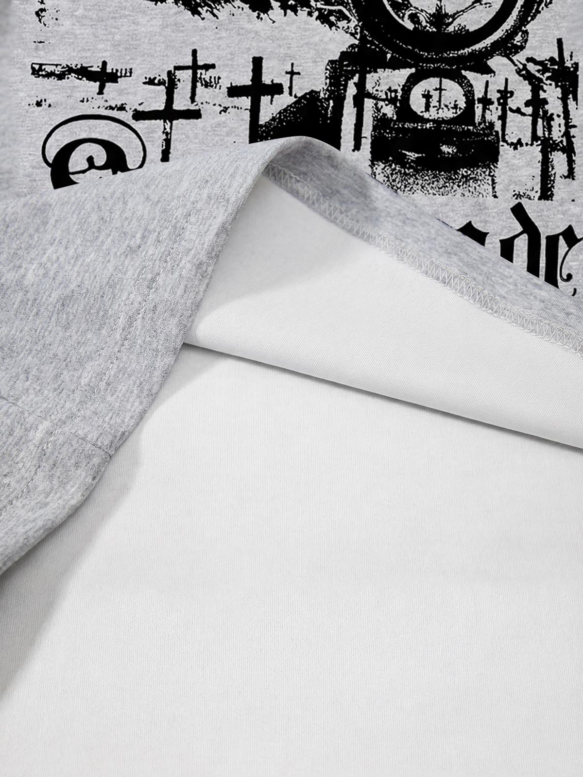 Cotton blend loose-fitting stand-up collar button-front short-sleeved T-shirt with anti-war print. 