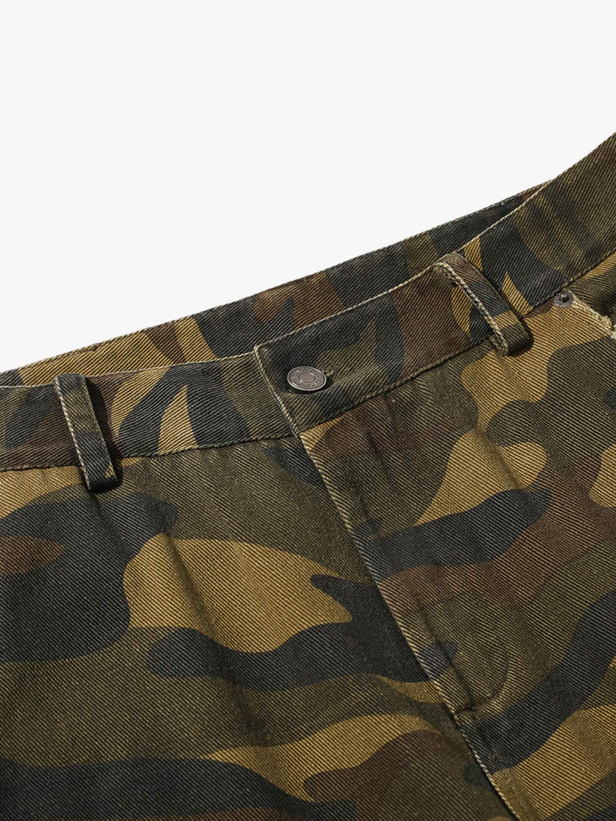 Camouflage Cargo Pants with Distressed Pockets - Perfect for Casual and Outdoor Adventures 