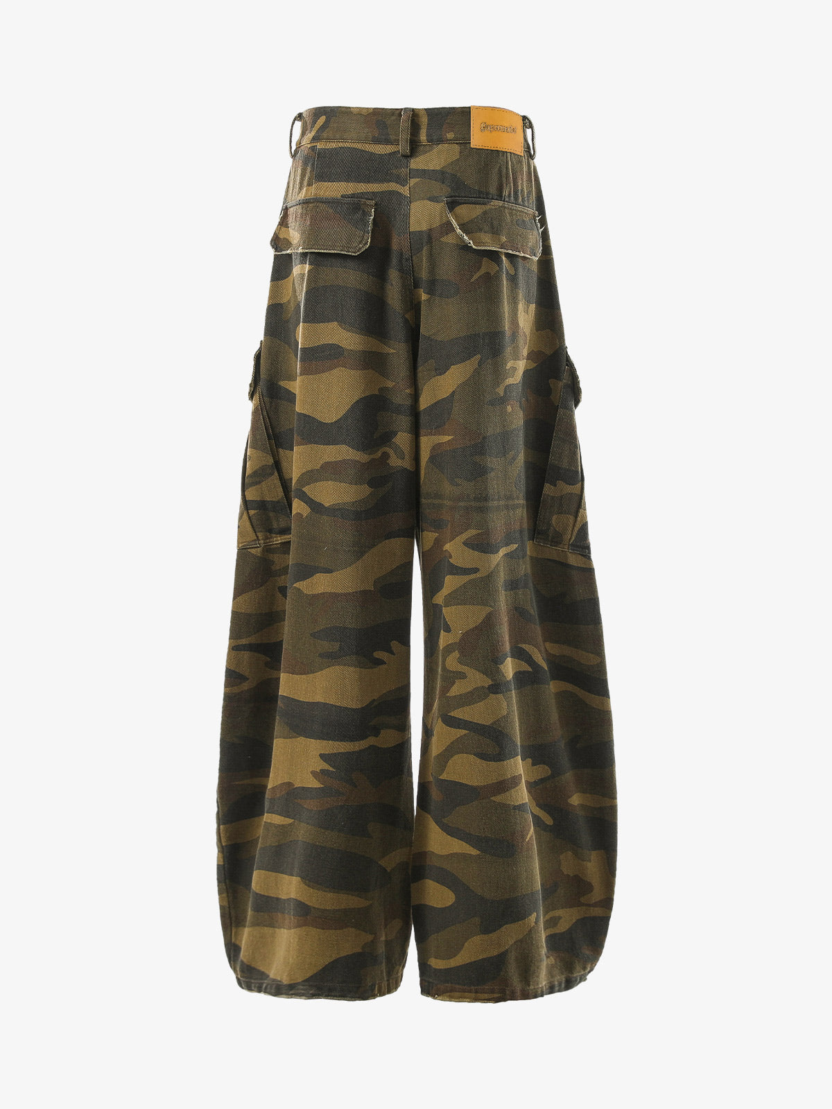 Camouflage Cargo Pants with Distressed Pockets - Perfect for Casual and Outdoor Adventures 