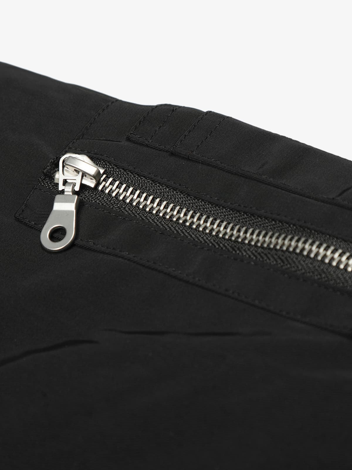 Stylish Faux Fur Trimmed Bomber Jacket for Winter Fashion 