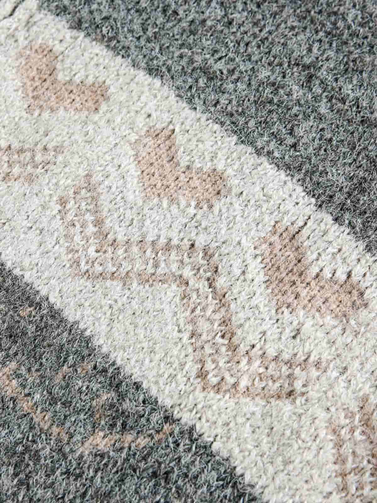 Cozy Winter Knit Sweater with Deer Motif and Zip Closure 