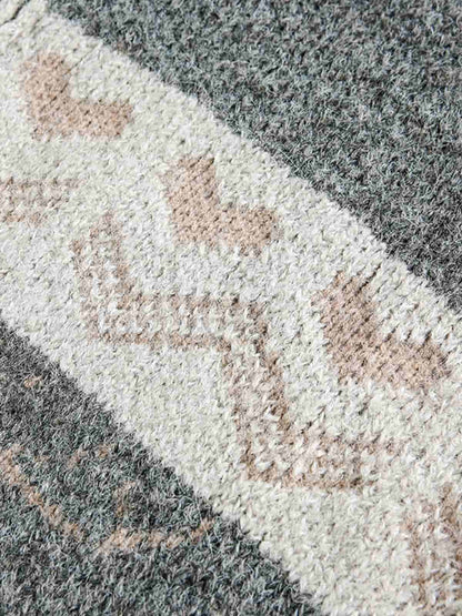 Cozy Winter Knit Sweater with Deer Motif and Zip Closure 