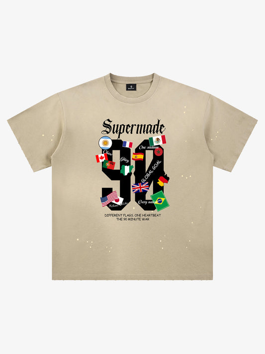 Unisex, washed and distressed short-sleeved T-shirt with a football-themed print pattern with the meaning of "90" minutes 