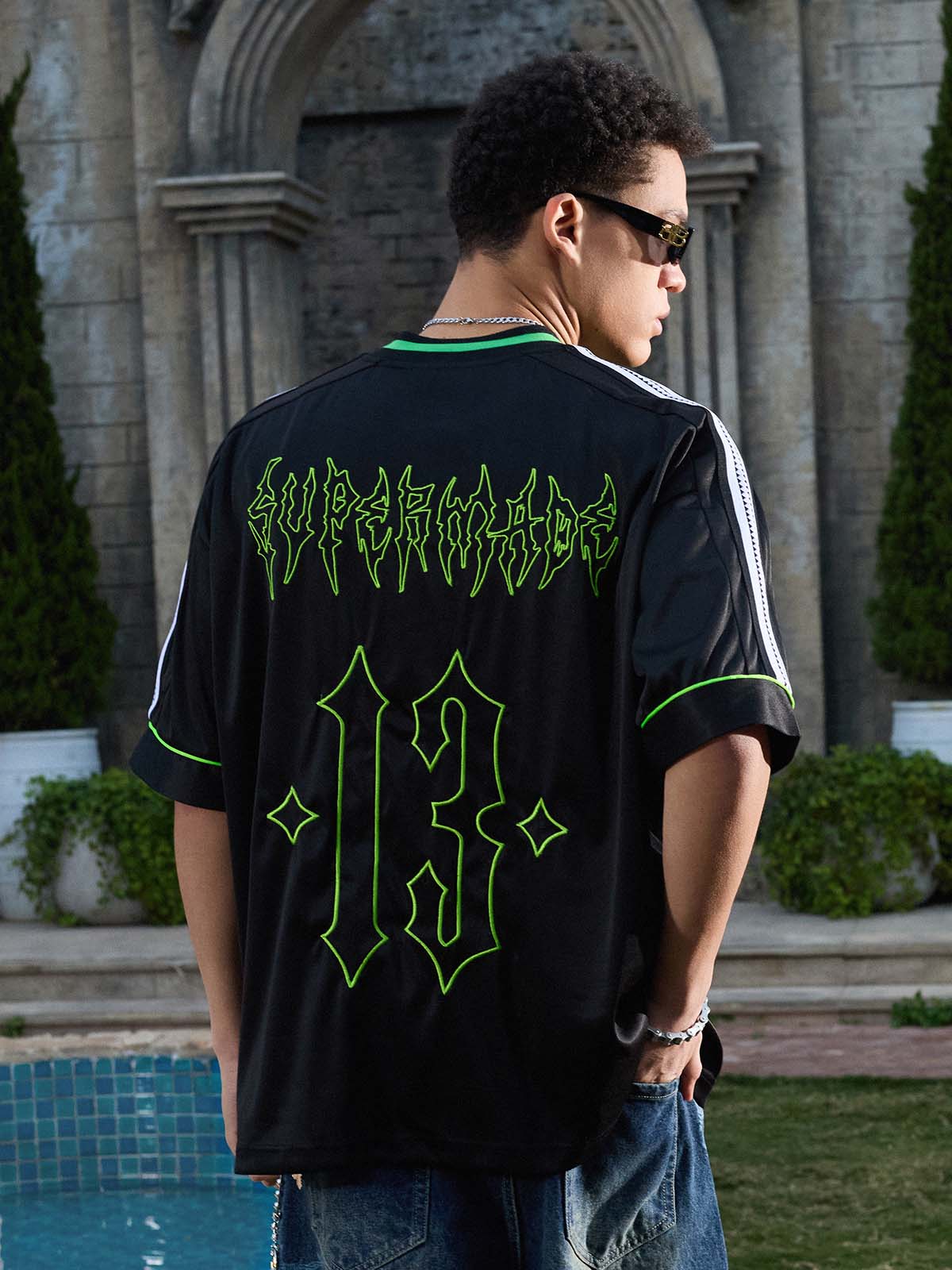 Supermade Color-Blocked V-Neck Embroidered Jersey Short-Sleeved?