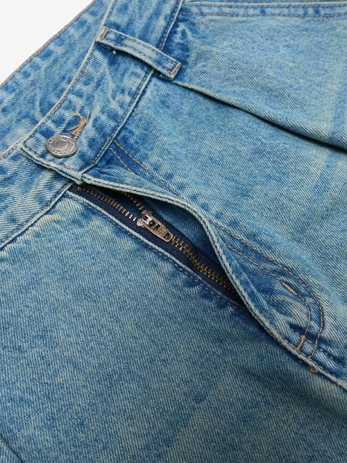 Vintage Light-Wash Pleated Barrel Jeans