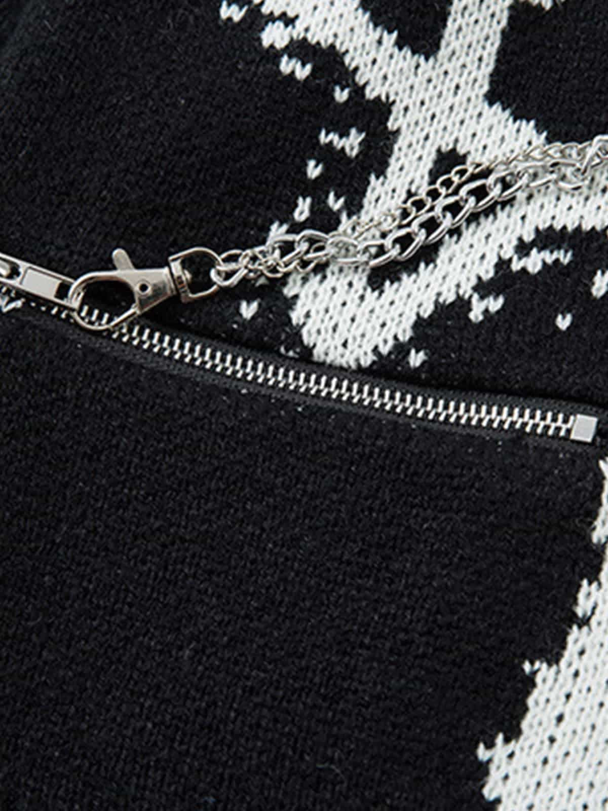 Oversized Graphic Sweater with Chain Detail - Perfect for Casual and Trendy Looks 