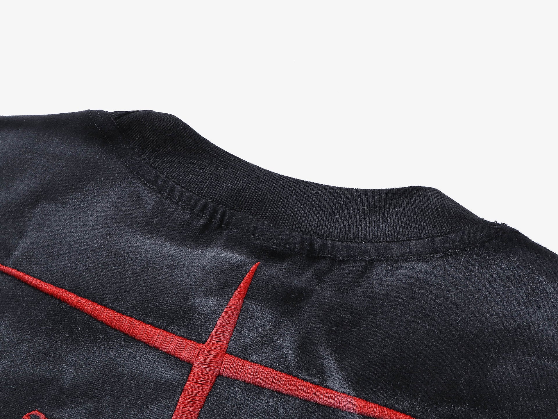 Cotton Oversized T-Shirt with Distressed Print and Cross Design for Streetwear Style?
