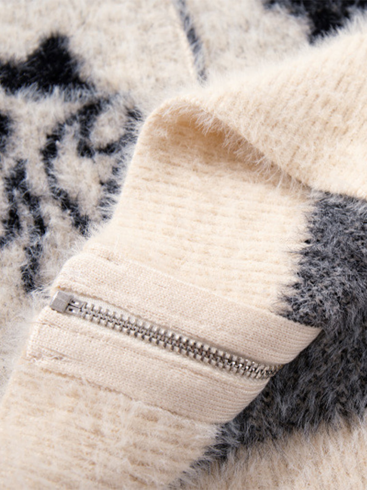 Cozy Pink Patterned Sweater for Women - Perfect for Fall and Winter Outfits 