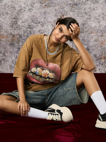 Artistic Lips Graphic T-Shirt 