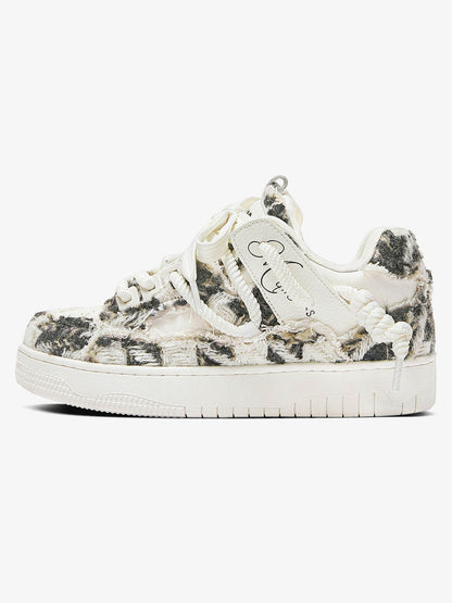 Rubber Sole Contrast Color Destruction Tassel Sneakers - 2356