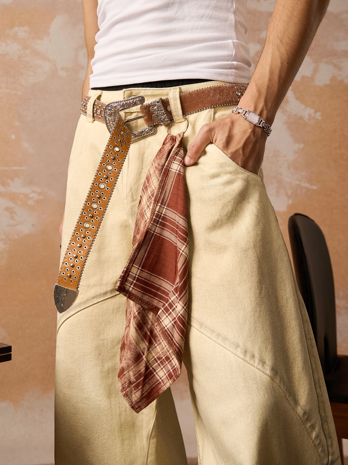 Washed Distressed Detachable Scarf Barrel Jeans 